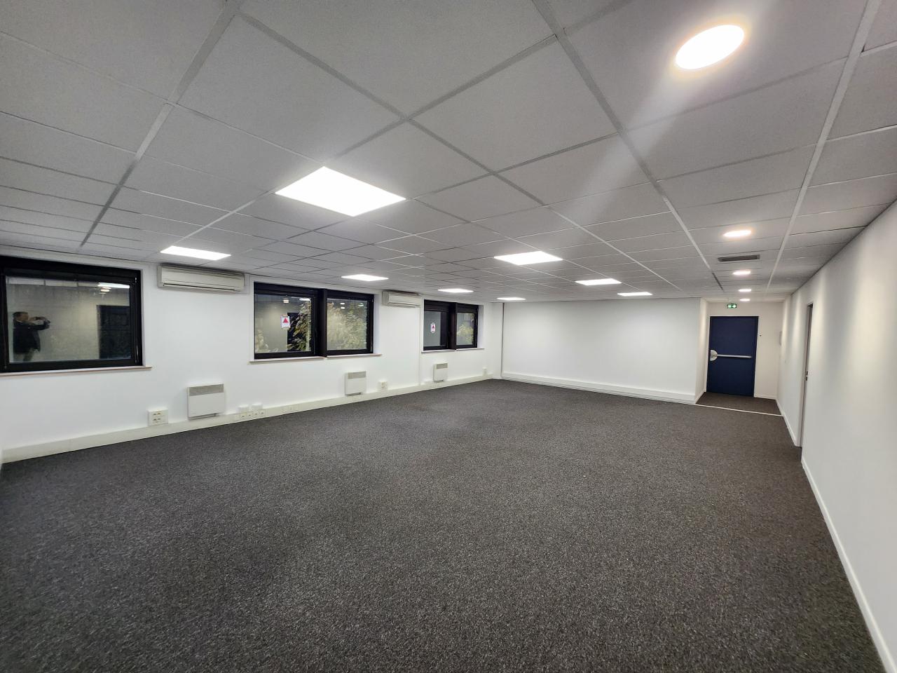 Bureau Lognes 889m² Location bureau Lognes Seine-et-Marne OLBUR2205991 0
